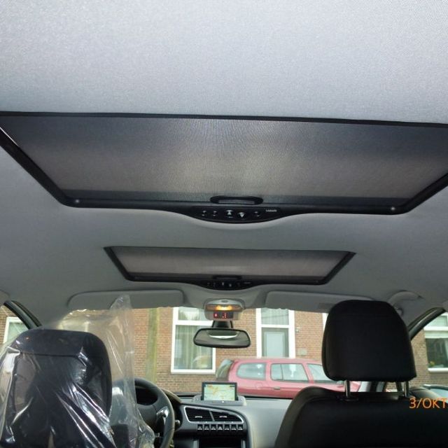 Interieur auto met dakraam